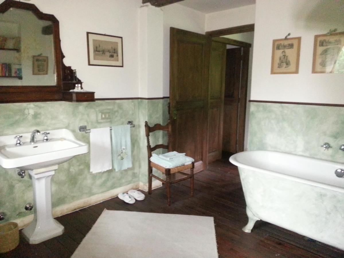 Antica Cascina Del Medico Hotel Muzzano Bagian luar foto